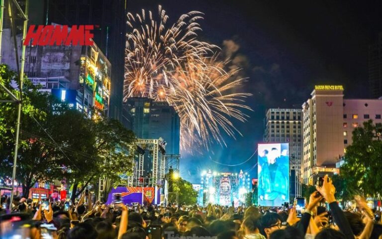 호치민시의 새해 전야