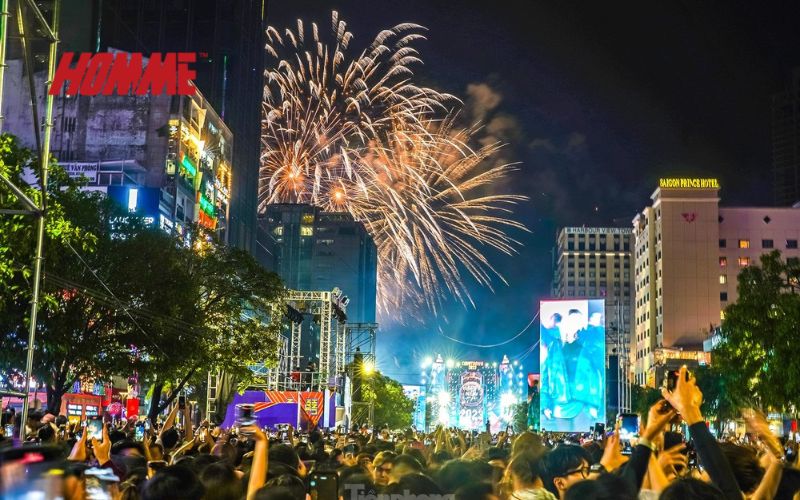 호치민시의 새해 전야: 불꽃놀이 명소 TOP 5 및 축제 정보 호치민시의 새해 전야